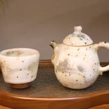 余華宇老師新作-白瓷鼠志野鎏金壺-容量約200ml