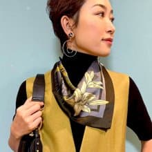50cm角_silkscarf_イエローリリー 柄のスカーフ　ChristalART