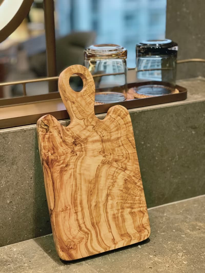 橄欖木起司砧板 帶手柄木製麵包板 冬季餐桌・聖誕派對分享盤