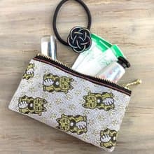 【銀の招き猫】畳縁　ぺたんこ　ミニポーチ　小銭入れ　カードケース　縁起物　猫　シルバー　幸運