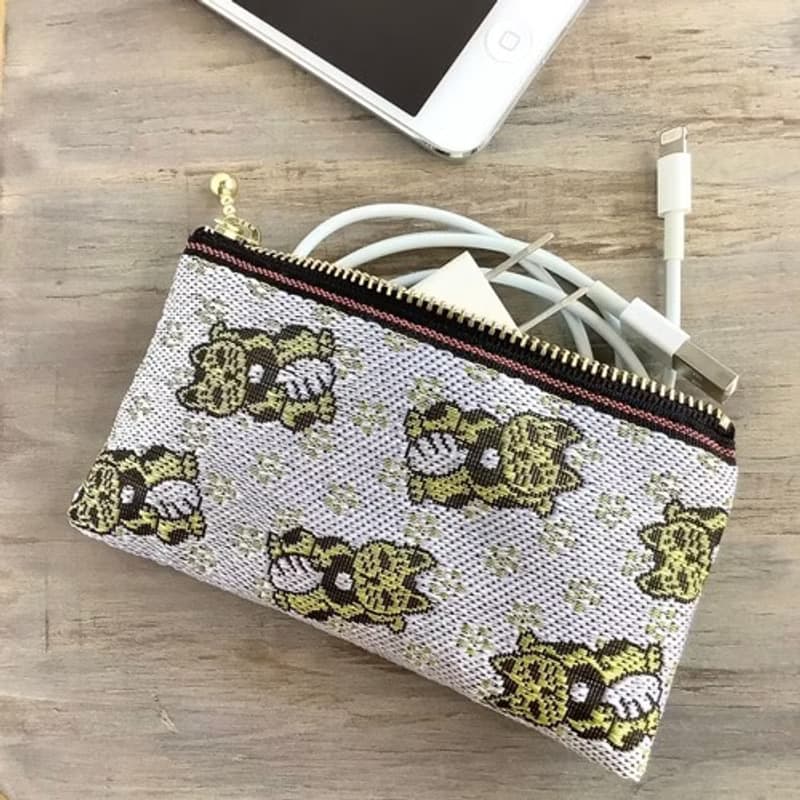 【銀の招き猫】畳縁　ぺたんこ　ミニポーチ　小銭入れ　カードケース　縁起物　猫　シルバー　幸運