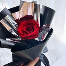 妮婭設計|快速出貨 單朵凌冽的紅永生小花束(主花為厄瓜多XL永生)