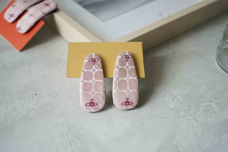 古董領帶改製髮夾-Vivienne Westwood-粉紅LOGO-兩入一組