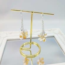 垂吊迷你花球耳飾