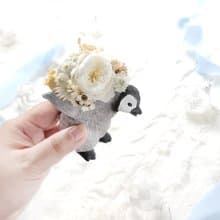 企鵝寶寶永生玫瑰花擺飾-極地白玫瑰款