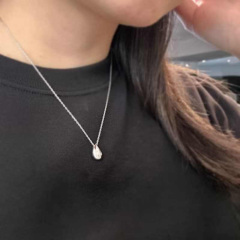 水滴鑽石項鍊 /鑽石 鎖骨鍊 頸鍊 單鑽 純銀項鍊 禮物 生日