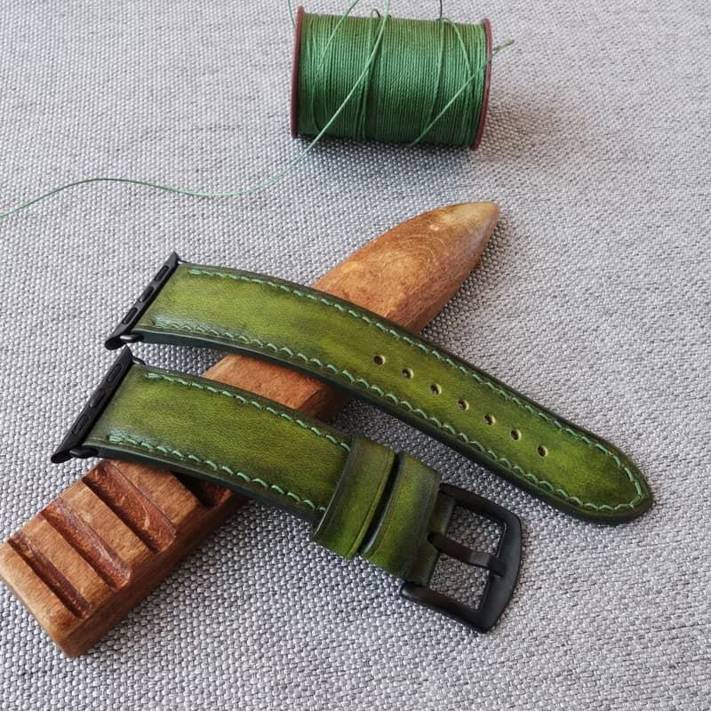 蘋果手錶表帶 綠色 橄欖色。真皮 純手工製作。任何尺寸。
