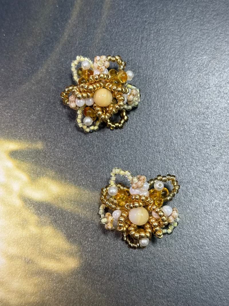 金雛菊 串珠花朵耳釘 手作串珠耳環 花朵耳飾