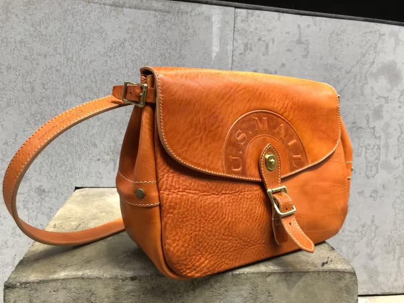 復古郵差包/斜背包  Size:L  植鞣牛革製