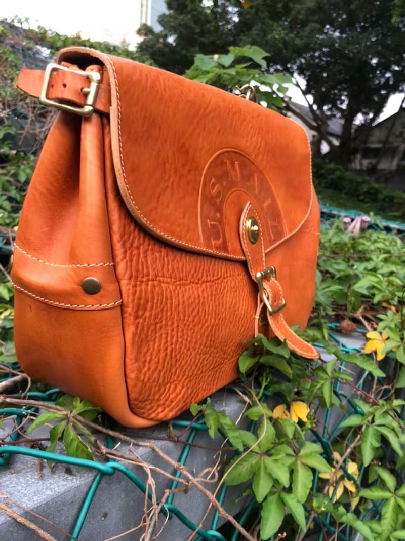復古郵差包/斜背包  Size:L  植鞣牛革製