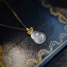 有錢•有福|純18k金鑲高冰剛味白翡葫蘆|緬甸A貨翡翠蝴蝶結吊墜