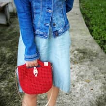 Handmade crochet bag red (t-shirt yarn) with natural color leather strap