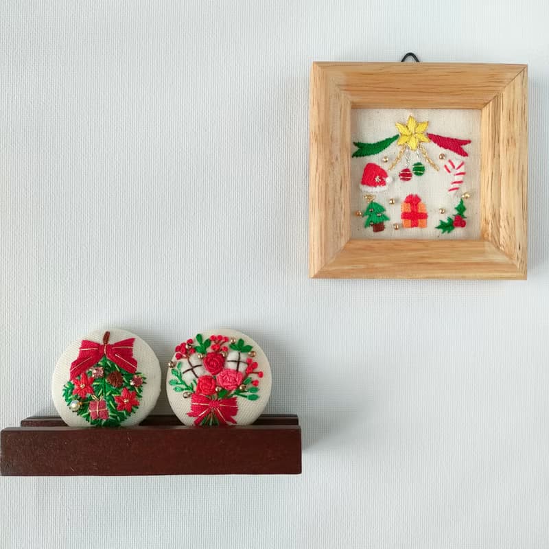 クリスマス飾りのミニ刺繍フレーム　壁飾り　オーナメント