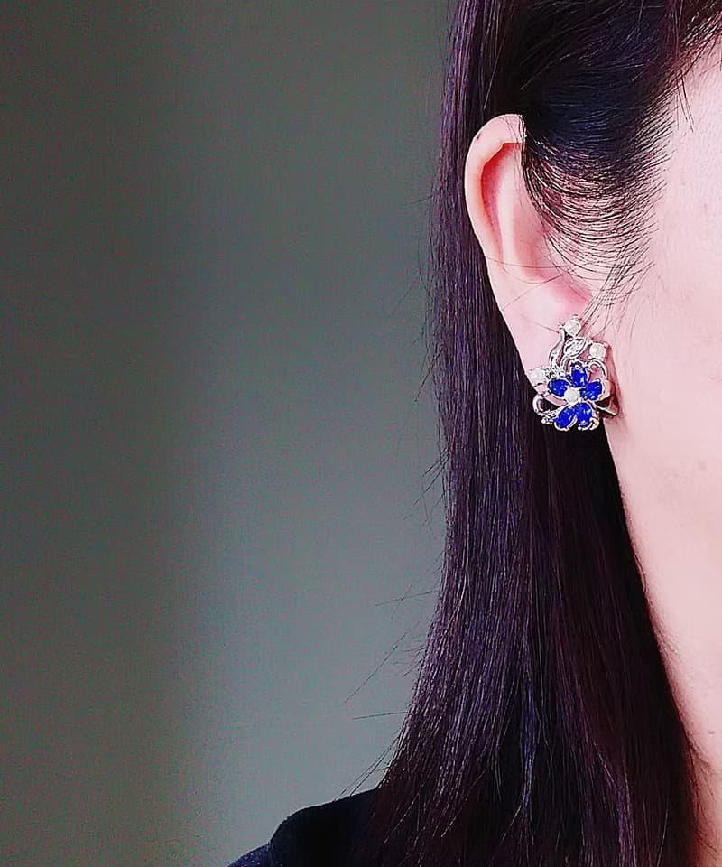 vintage jewelry  典雅藍色萊茵花瓣珍珠花卉 夾式耳環