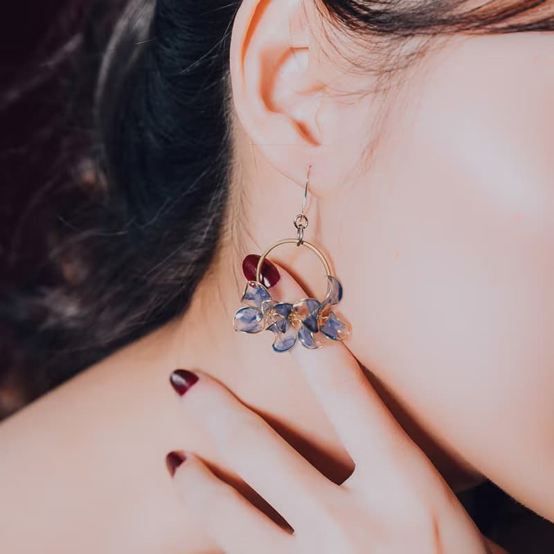 【解夢花-神祕藍】垂墜耳環 | 水晶花飾品