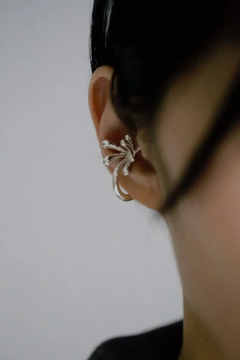 ship waves Ear Cuff 船浪耳骨夾