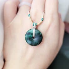 【親翠】天然翡翠 冰近滿辣綠意境無拋光平安釦項鍊| 養成系美釦