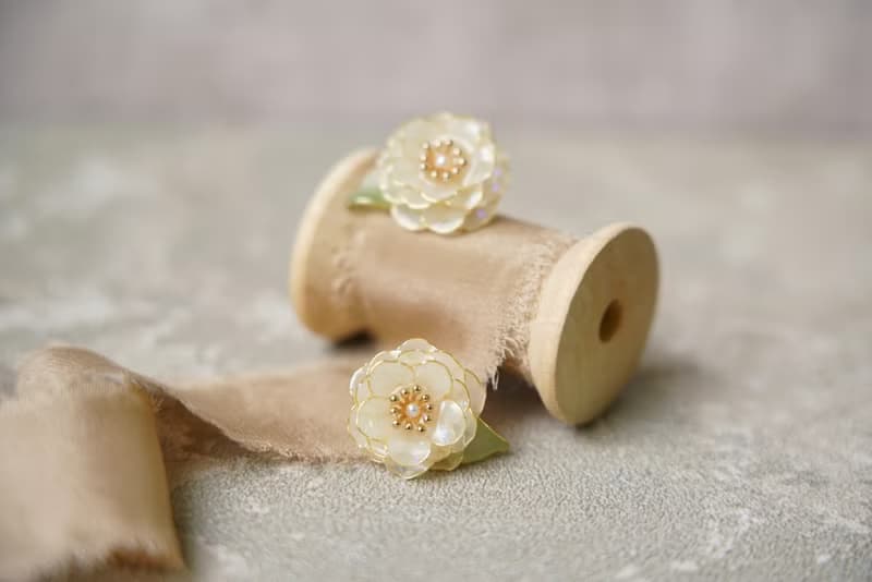 白山茶 - 手工樹脂耳環飾品新年禮物