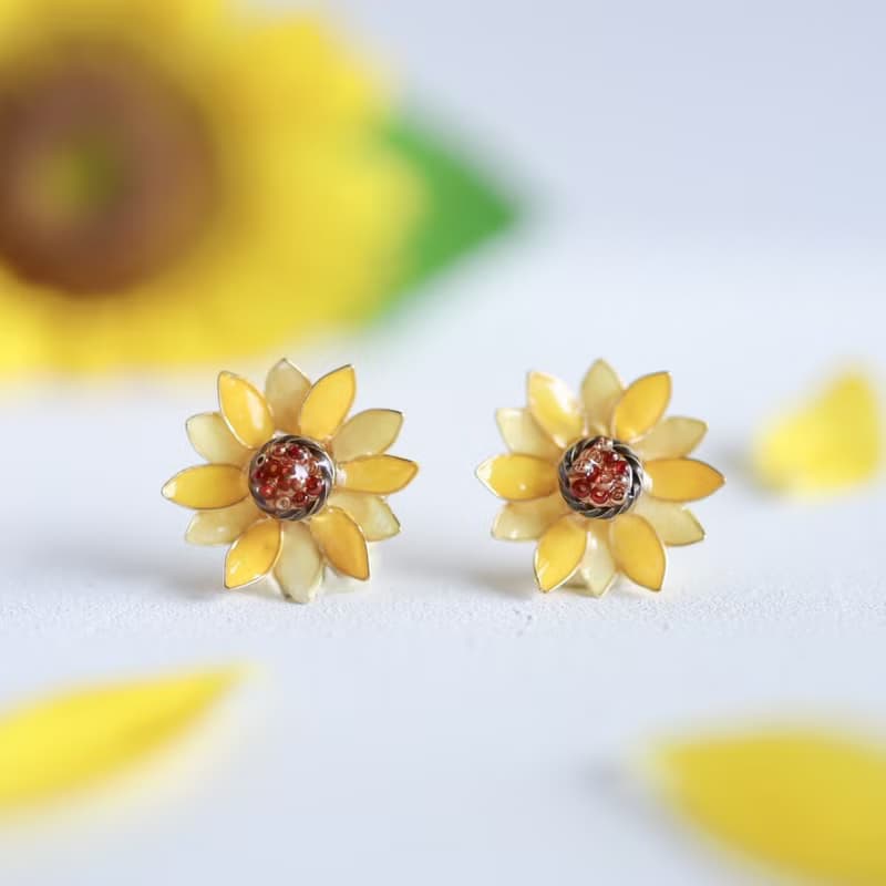 【８月誕生月花】ひまわり お日様ピアス/イヤリング