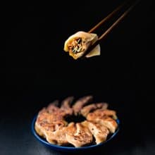 【角鑄燒餃子】手工煎餃水餃 - 經典香蔥