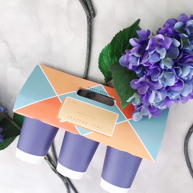 | 餐飲外帶裝家 |  三杯飲料外帶提卡-白卡彩色版 400pcs/箱