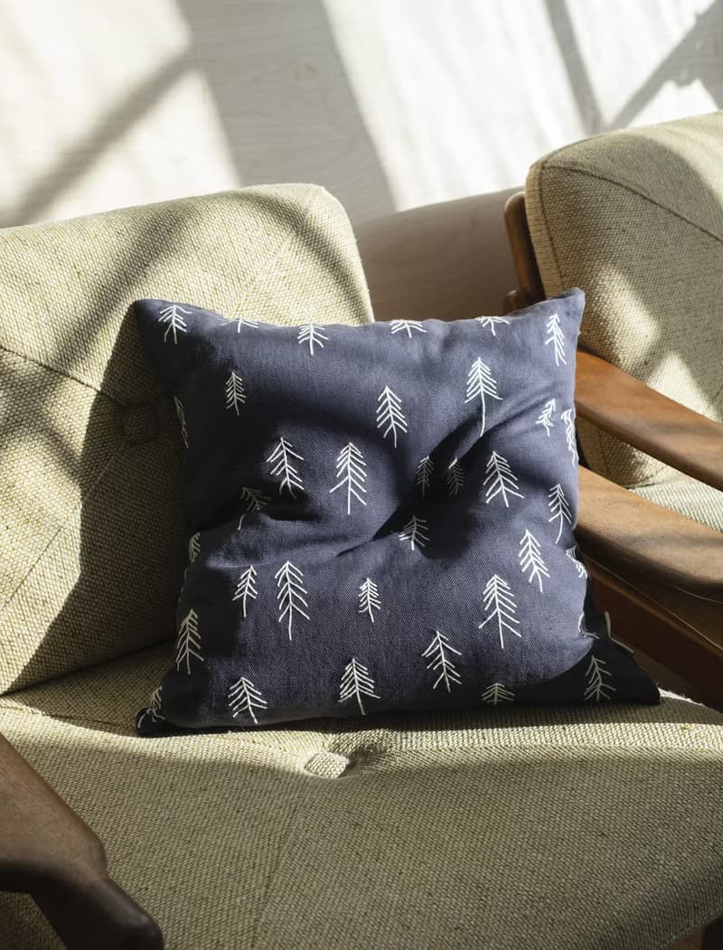 北歐設計師款 - 刺繡抱枕套TALL , ANTHRACITE BLUE