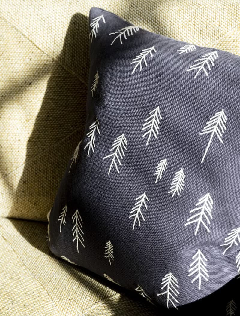 北歐設計師款 - 刺繡抱枕套TALL , ANTHRACITE BLUE