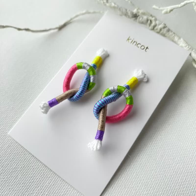 ノット ピアス・イヤリング【イエロー】
