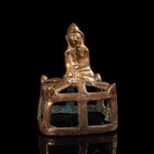緬甸佛塔聖物-18-19世紀佛龕型-觸地印佛陀(清理版)