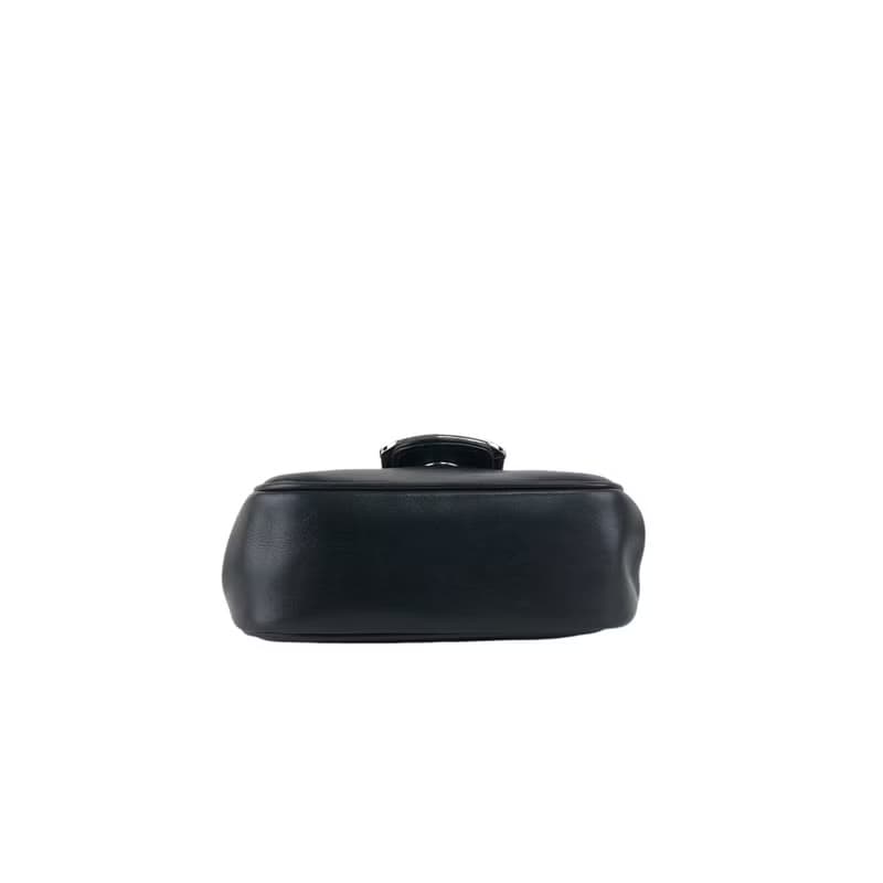 【 日本直送　名牌中古包 】Salvatore Ferragamo ショルダーバッグ ブラック ヴァラ レザー ミニバッグ vintage gme78s