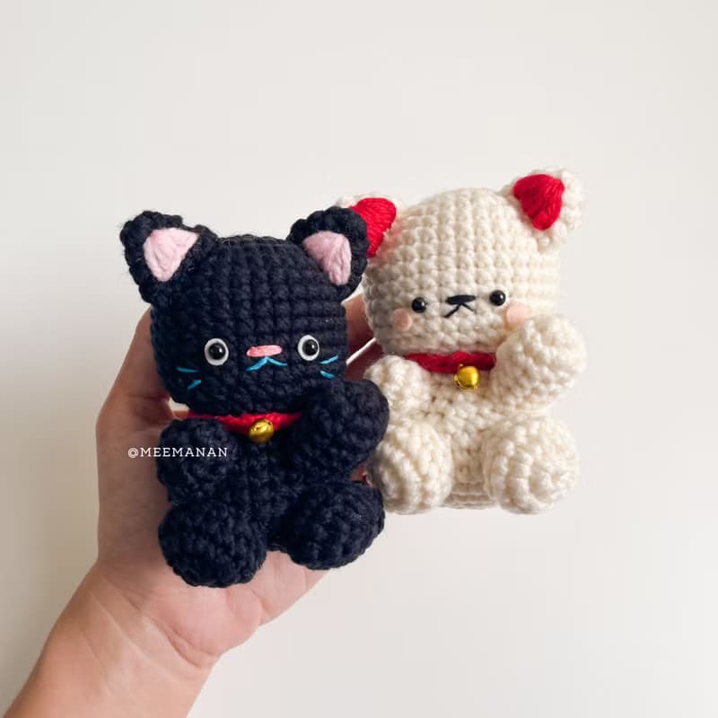 Handmade Lucky Cat Amigurumi – Japanese Maneki Neko Crochet Doll