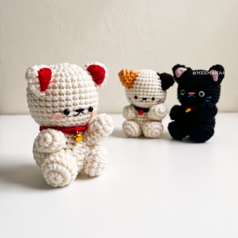 Handmade Lucky Cat Amigurumi – Japanese Maneki Neko Crochet Doll