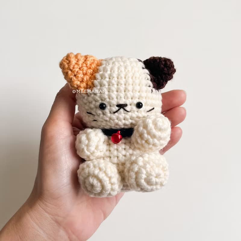 Handmade Lucky Cat Amigurumi – Japanese Maneki Neko Crochet Doll