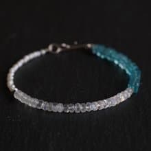 ブルームーンストーン・アパタイトと淡水パールのブレスレット