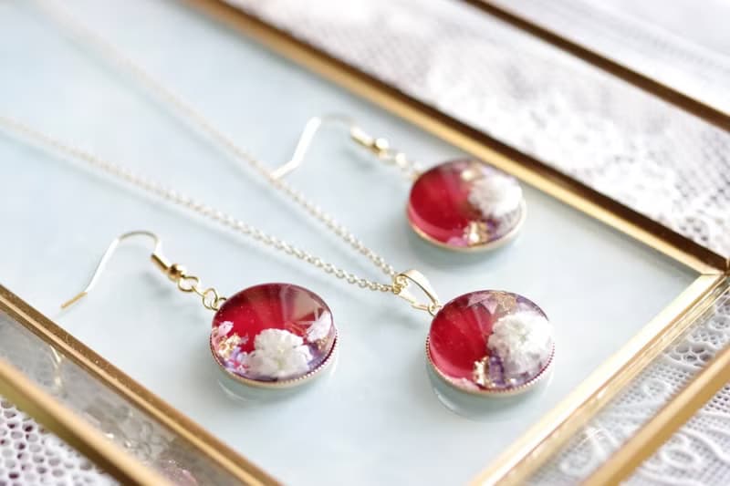 レジンアート　ラウンドペンダント・ブーケ・ワインレッド