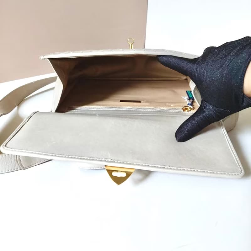 母親節優惠中古二手Bottega Veneta凱莉皮革斜背側孭揹袋單肩包