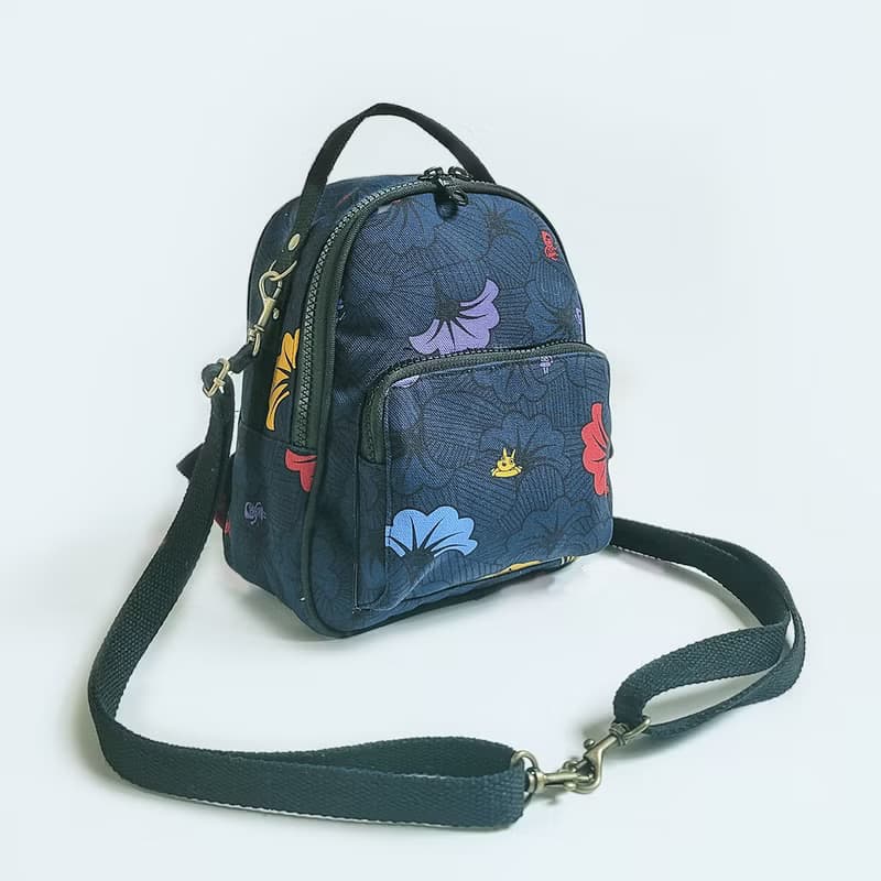 防潑水 3用小後背包 側背包 肩背包 旅行隨身包- 浪花朵朵 深藍色