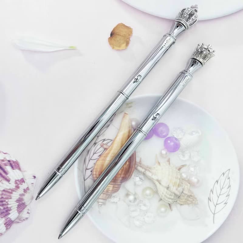 【DT&CREATION】健康樂活珠寶國王金屬原子筆(附項鍊)-銀