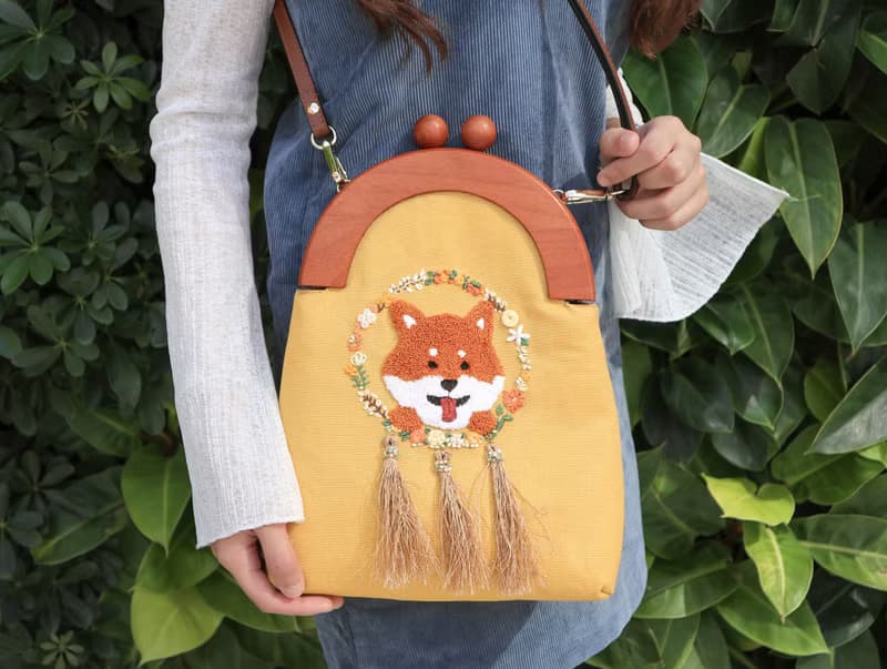 刺繡狗狗捕夢網口金包 | 柴犬, 黃色