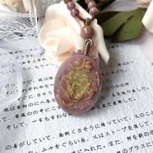 【一物一圖】天然鹽源瑪瑙牡丹花雕刻花牌連手編鹽源瑪瑙珠鍊