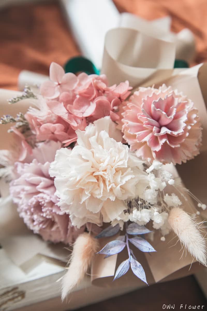 永生康乃馨/母親節花束/母親節禮物/永生花束/不凋花束/畢業花束