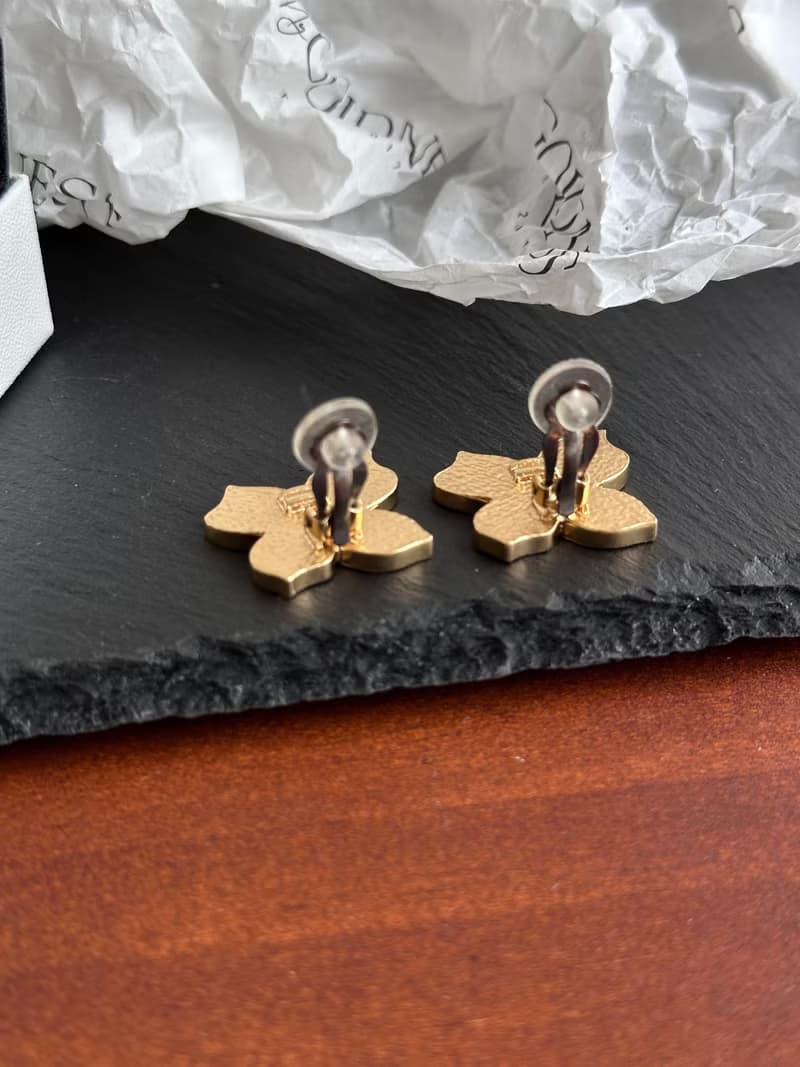 中古品 CHANEL 香奈兒 黑色琺瑯蝴蝶耳夾