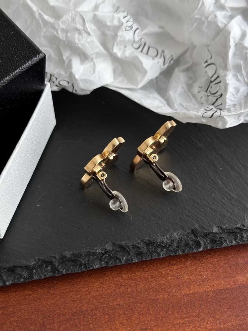 中古品 CHANEL 香奈兒 黑色琺瑯蝴蝶耳夾