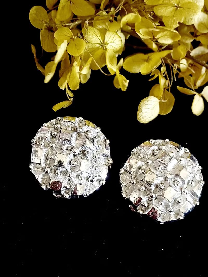 vintage jewelry  醒目立體銀色波蘿 夾式耳環