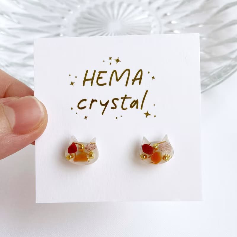 簡約貓貓。天然草莓晶 南紅瑪瑙 紅碧玉 貼耳耳環 抗敏耳針耳夾