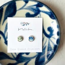こどもの日 端午の節句 初節句 金継ぎ 陶器 ピアス イヤリング ノンホールピアス 柏餅 兜 かぶと 小さい 小ぶり 子供の日 ギフト プレゼント 贈り物 緑