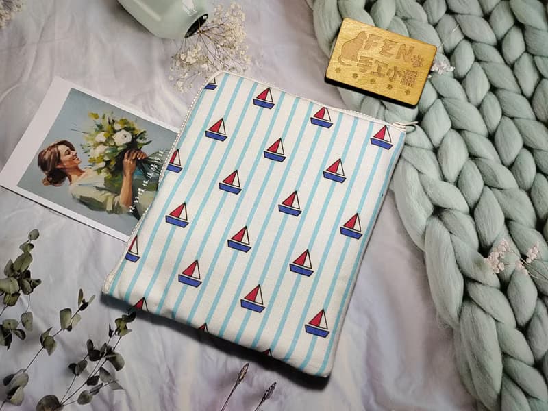 貓咪系列-韓國限量品牌布料海灘貓L型拉鍊袋加鋪棉-電子書保護套-