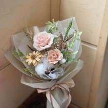 永生玫瑰花束 畢業花束 生日花 奶茶色