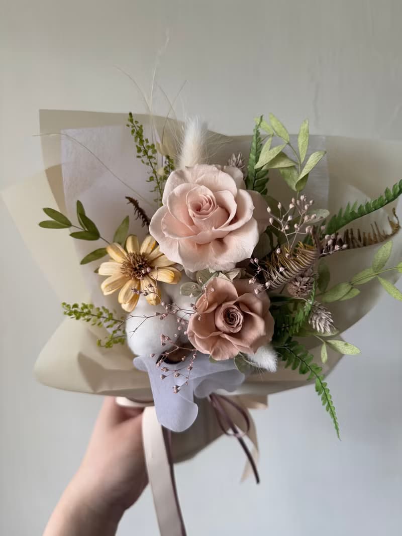 永生玫瑰花束 畢業花束 生日花 奶茶色