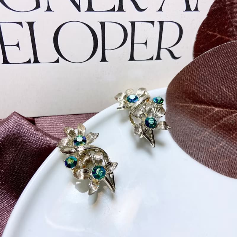 【西洋古董飾品】高級優雅花卉掐絲綻放藤蔓 藍黃閃萊茵 耳環耳夾
